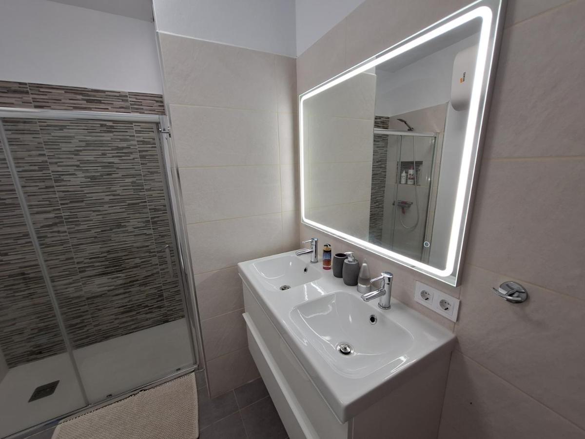 Habitacion Con Bano Privado En Un Piso Con Familia Santa Cruz de la Palma  Exterior photo